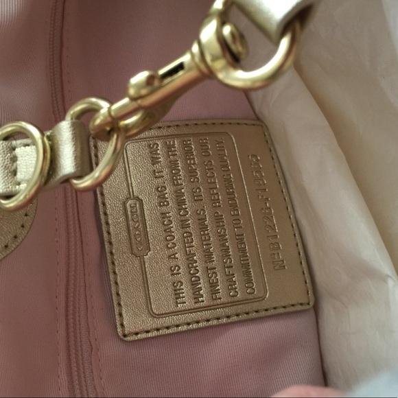 NWT Coach Classic light khaki/ Gold Handbag - Picture 5 of 5